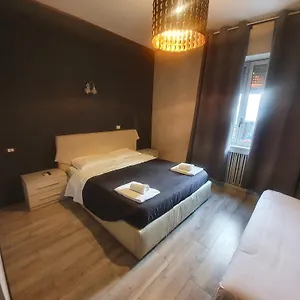 2* Πανσιόν Sira House